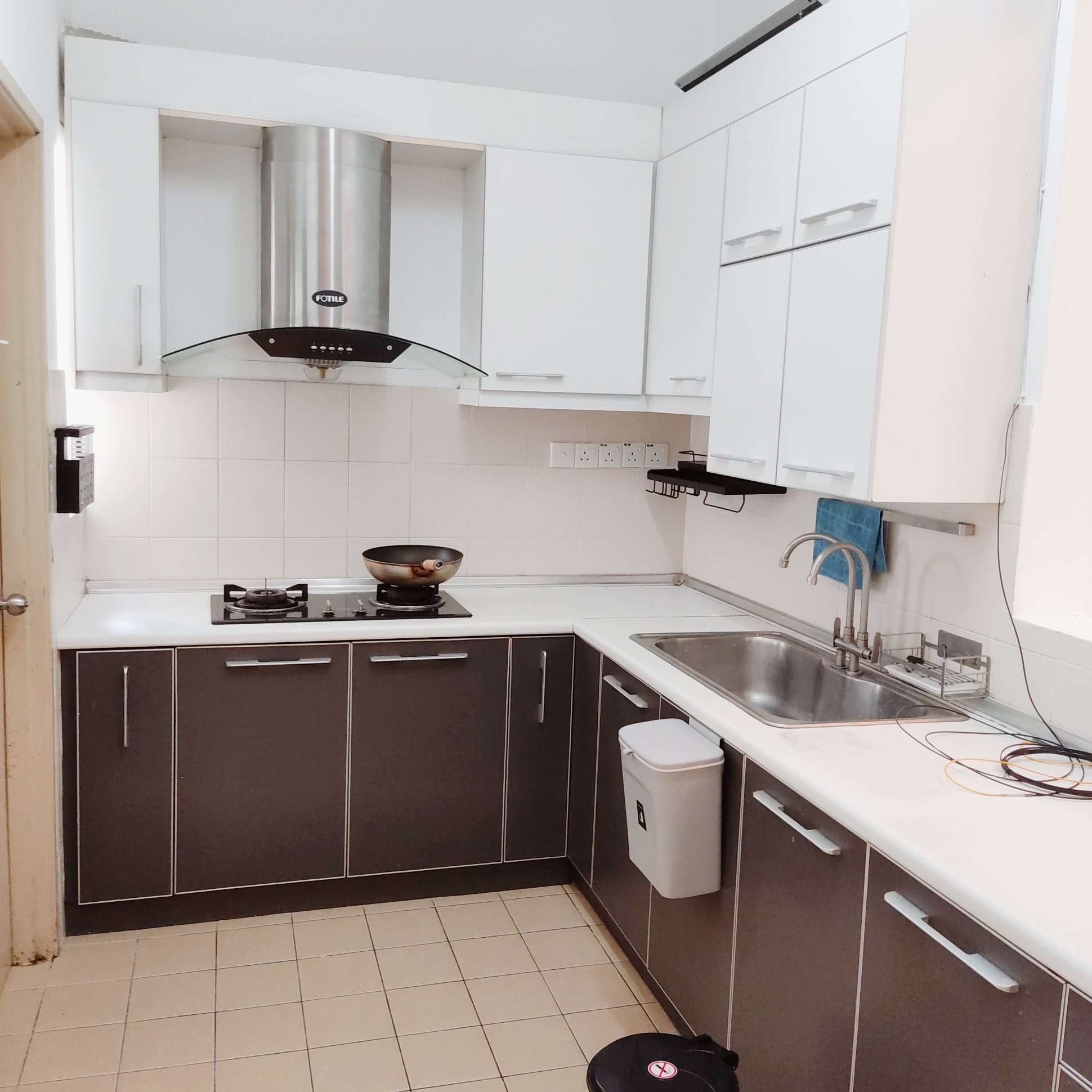 Master room for rent at AHAX, Taman Bukit Serdang, Seri Kembangan