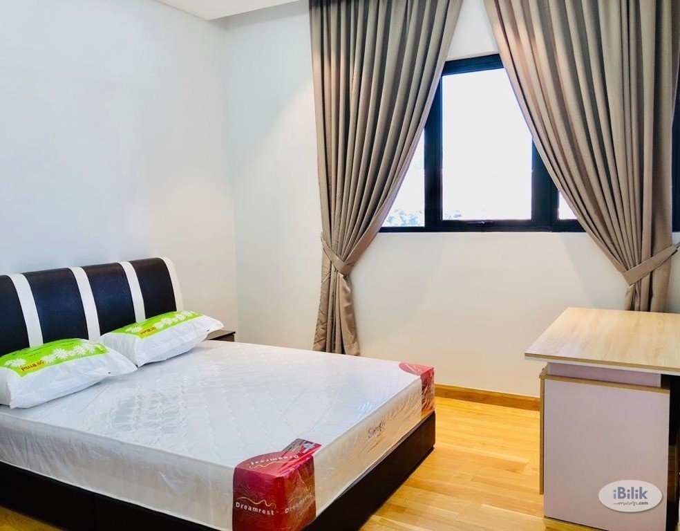 Master room for rent at 5, Puchong South, Seri Kembangan